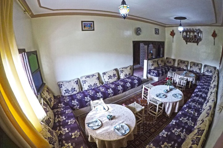 Dining 8 of 23
