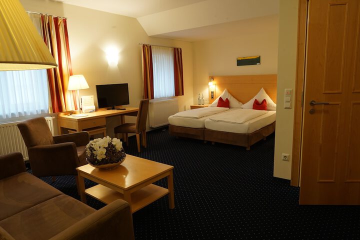 Room 6 of 52