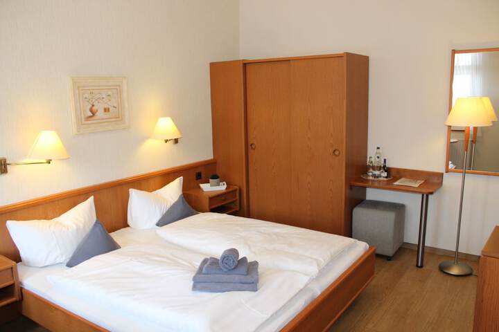 Room 5 of 27