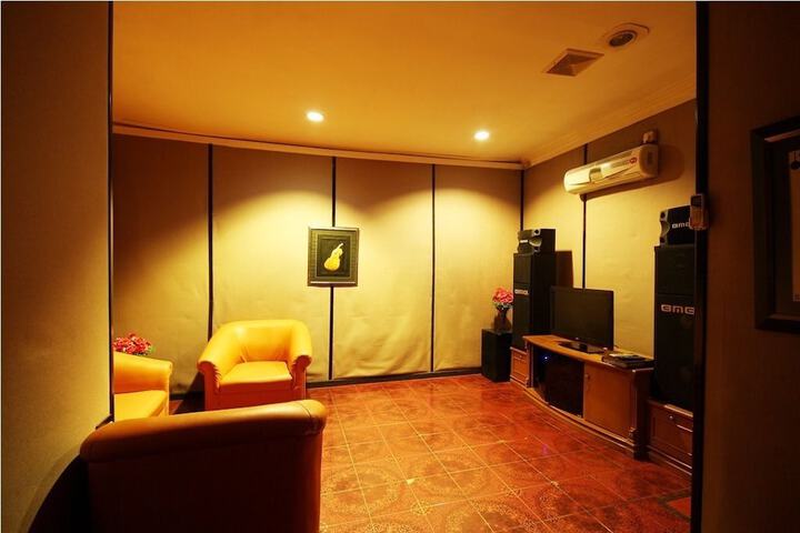 Room 15 of 34