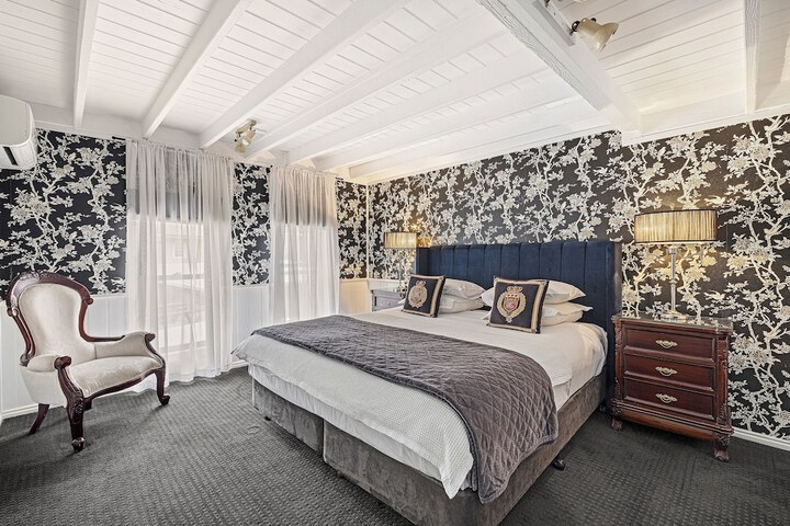 Room 7 of 23