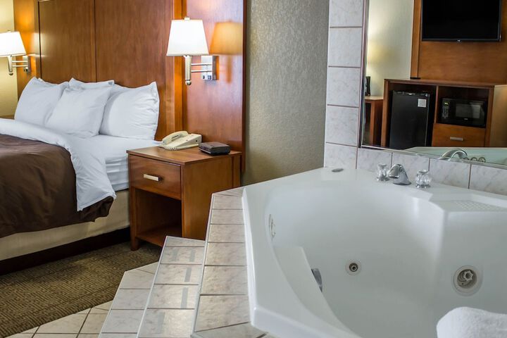 Jetted tub