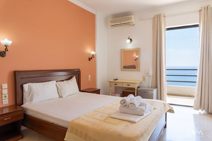 Room 9 of 20