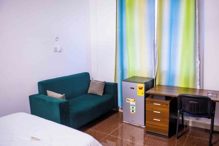 Room 3 of 8