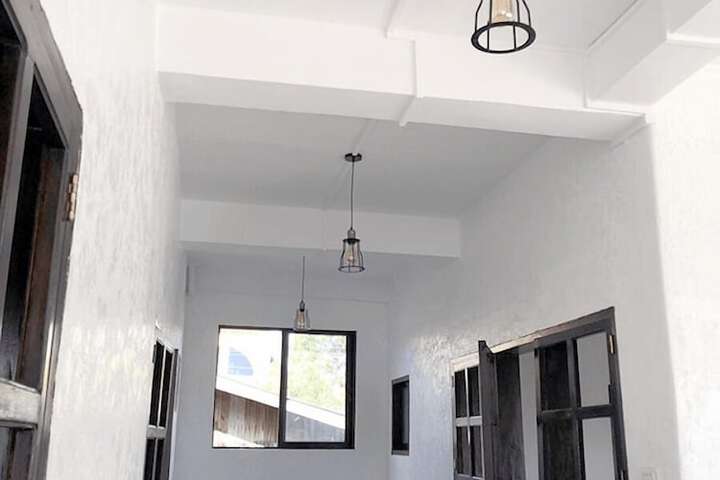 Ballroom/Hall 34 of 50