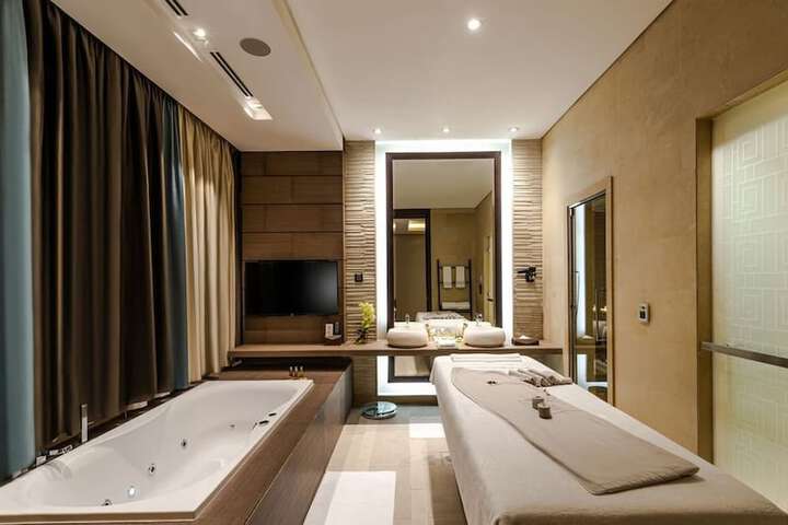 Room 35 of 59