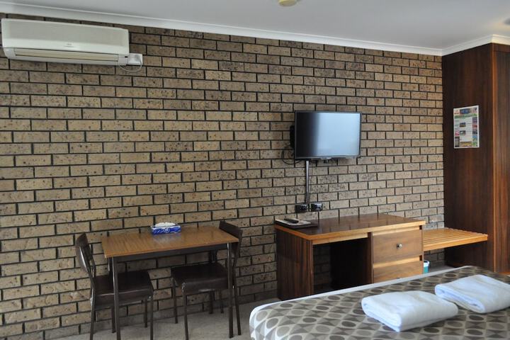 Room 18 of 42