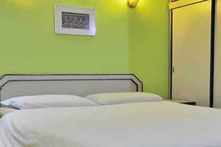 Room 7 of 26