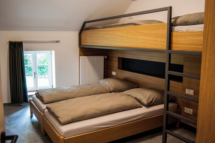 Room 10 of 22