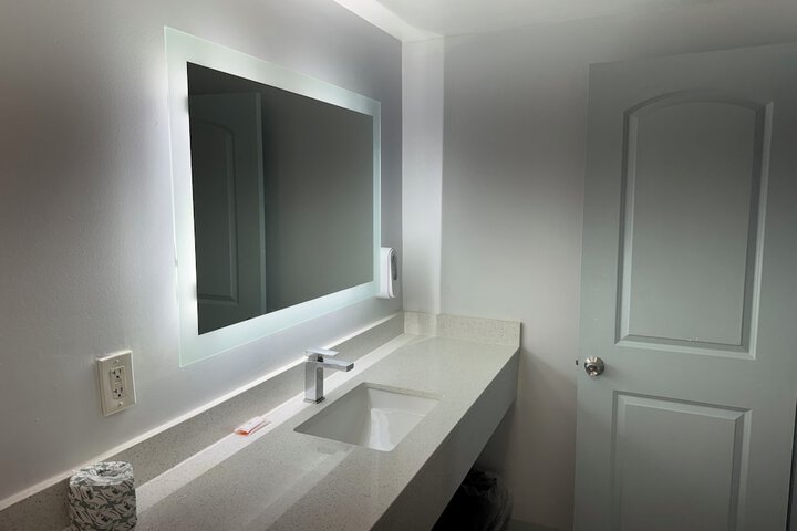 Room 8 of 29