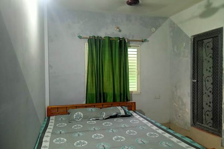 Room 10 of 15