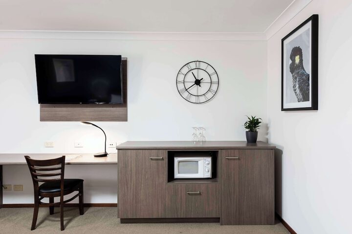 Room 42 of 76