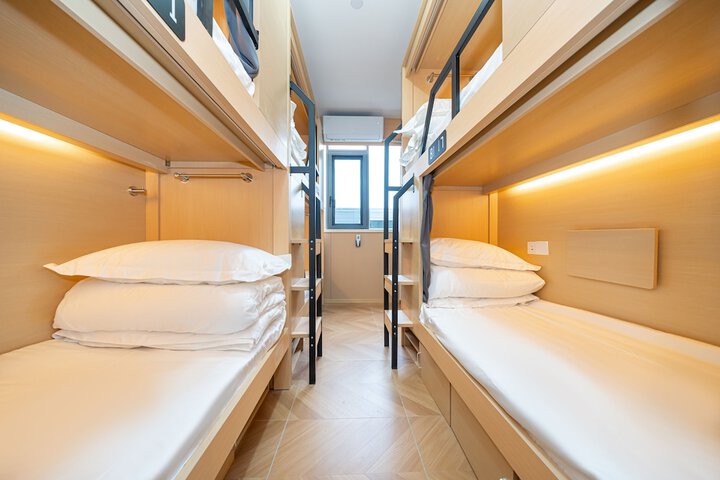 Room 12 of 21