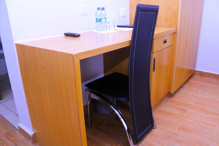 Room 9 of 31