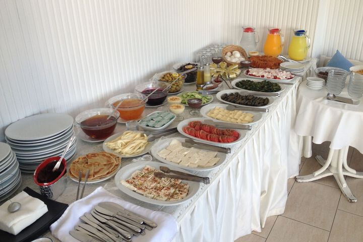 Dining 40 of 76