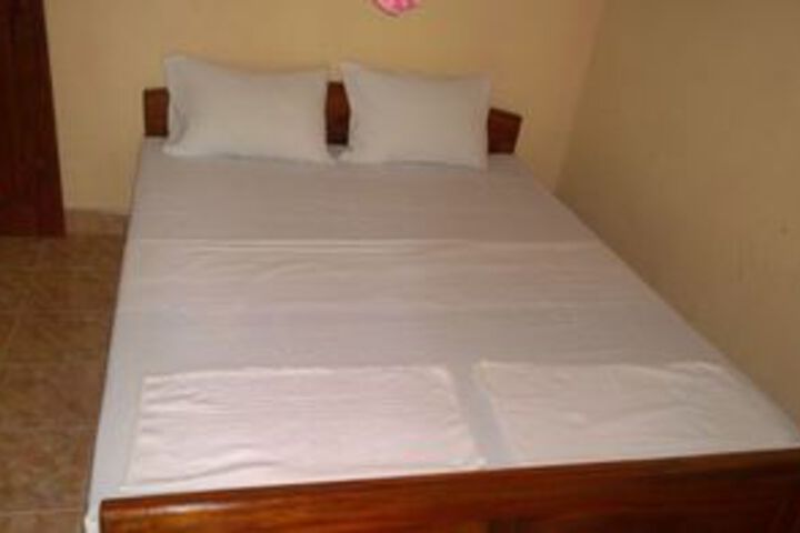 Room 9 of 20