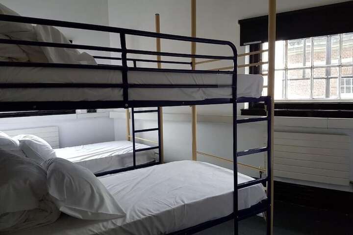 Room 10 of 38