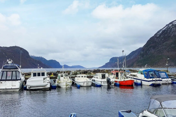 8 Person Holiday Home in Dyrdal