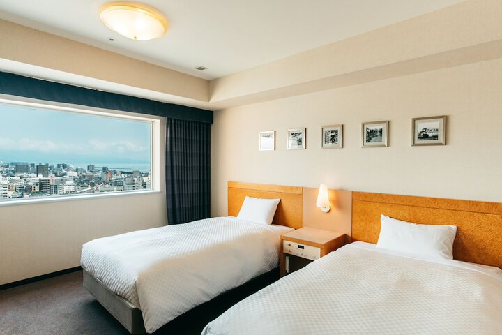 Room 22 of 66