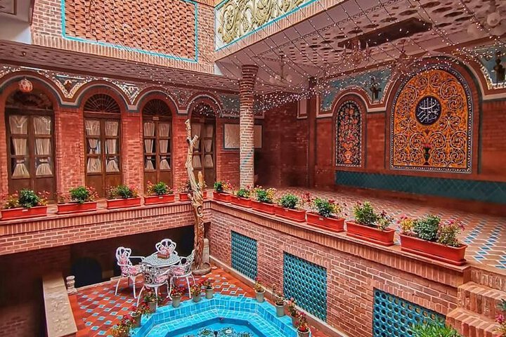 RAZZAZ BOUTIQUE HOTEL