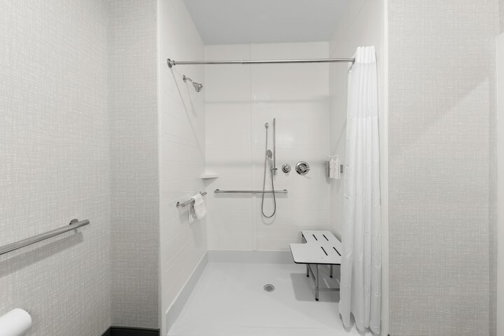 1 King Hearing Accessible (4 of 8)