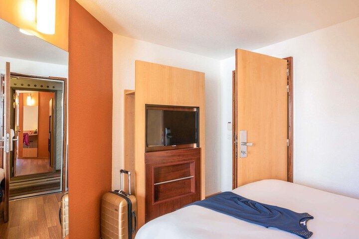 Room 14 of 49