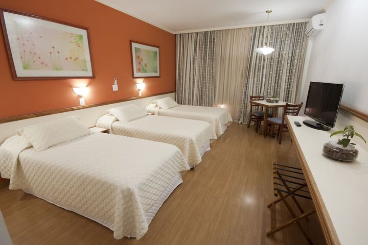 Room 8 of 125