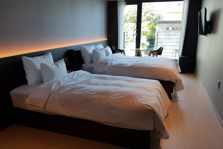Room 10 of 69