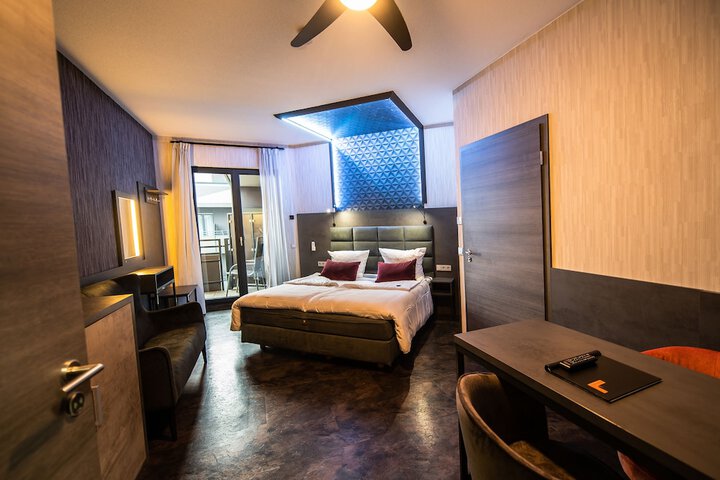 Room 4 of 56