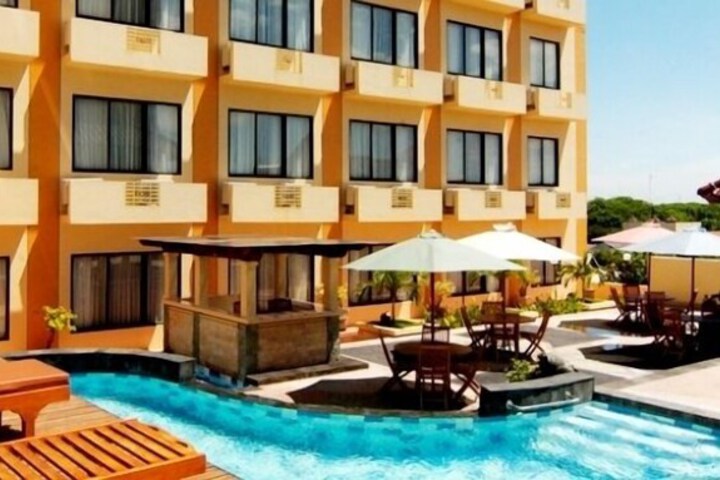 Pools & Facilities