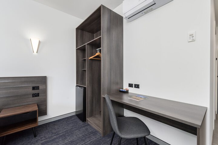 Room 15 of 35