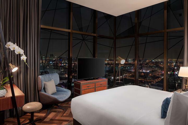 Room 20 of 103
