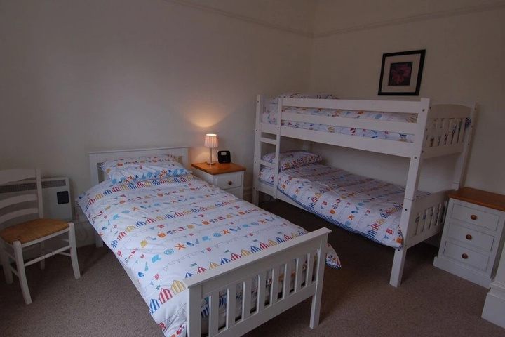 Room 4 of 14