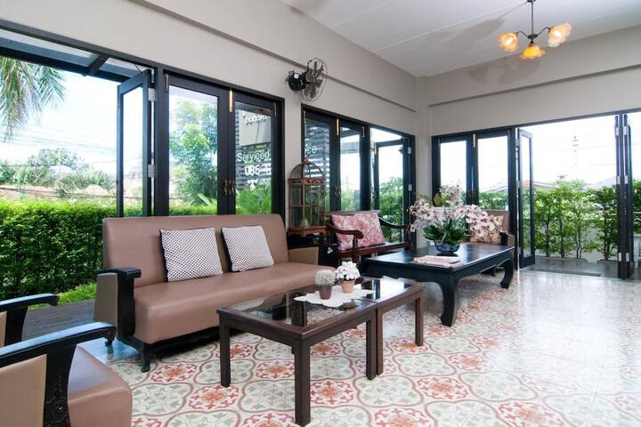Guest Lobby