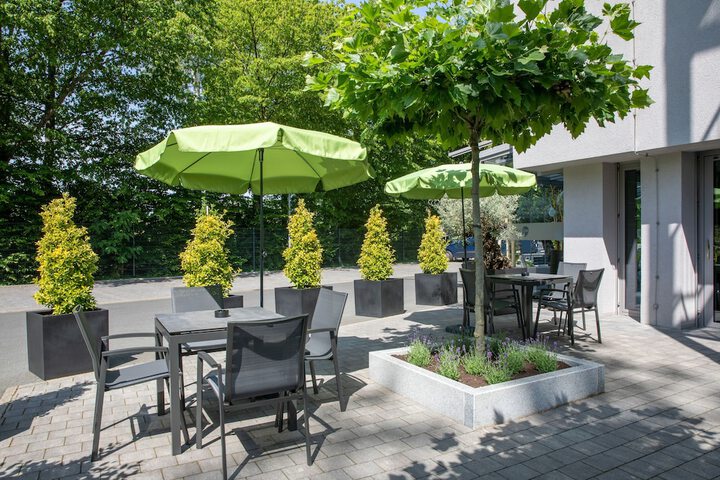 Sundeck 24 of 44
