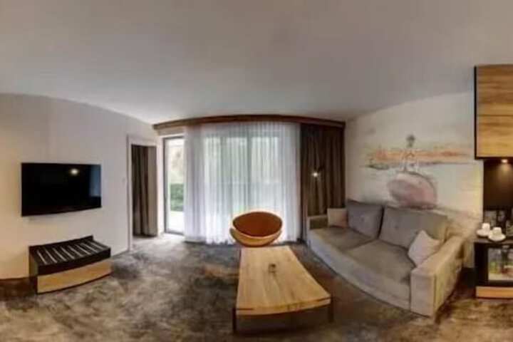 Room 18 of 47