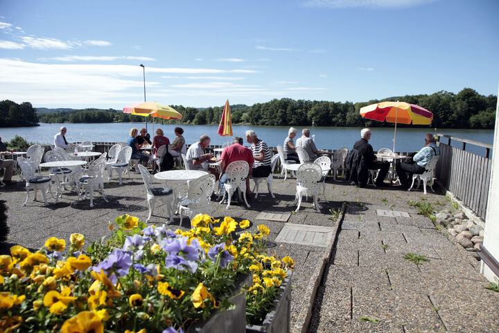 Dining Photos