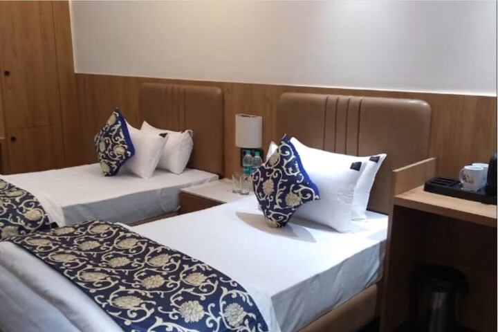 Room 5 of 14