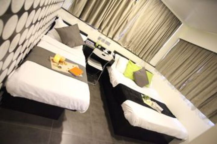 Room 12 of 30
