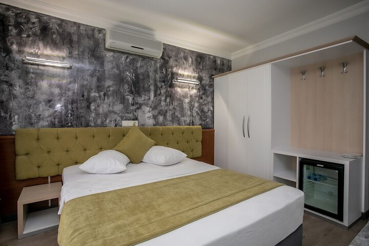 Room 42 of 84