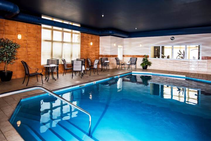 Pool Hotel