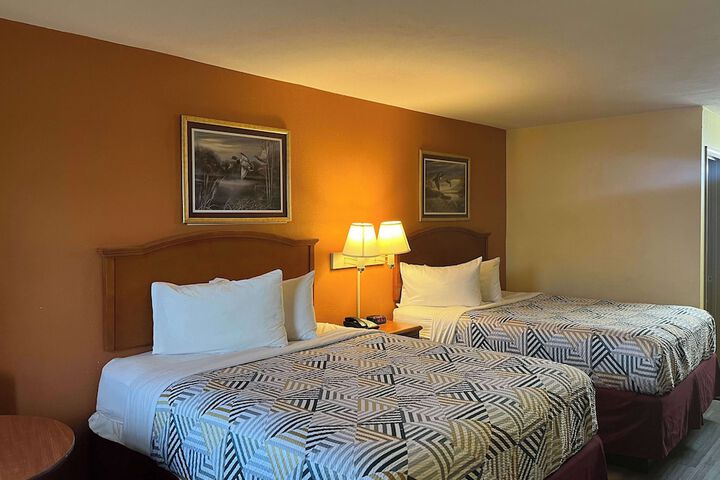 Room 12 of 16