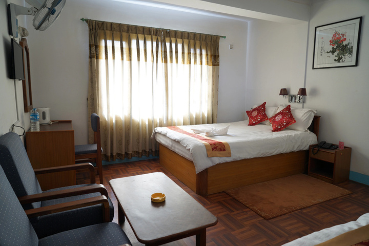 Room 7 of 34