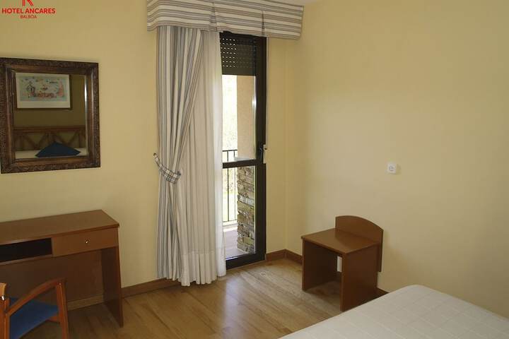 Room 21 of 37