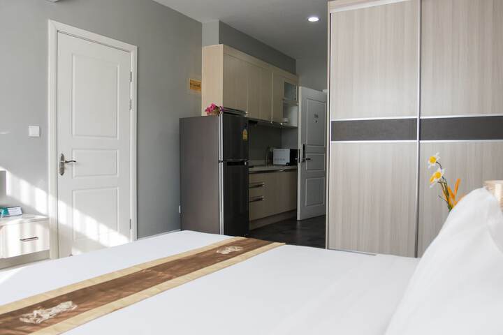Room 6 of 110