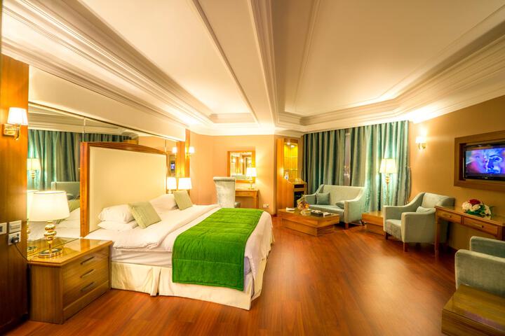 Room 13 of 23