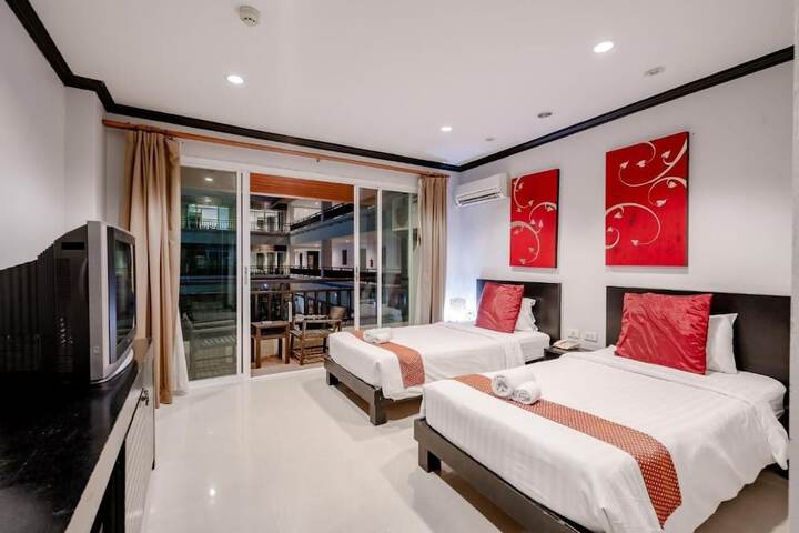 Room 13 of 35