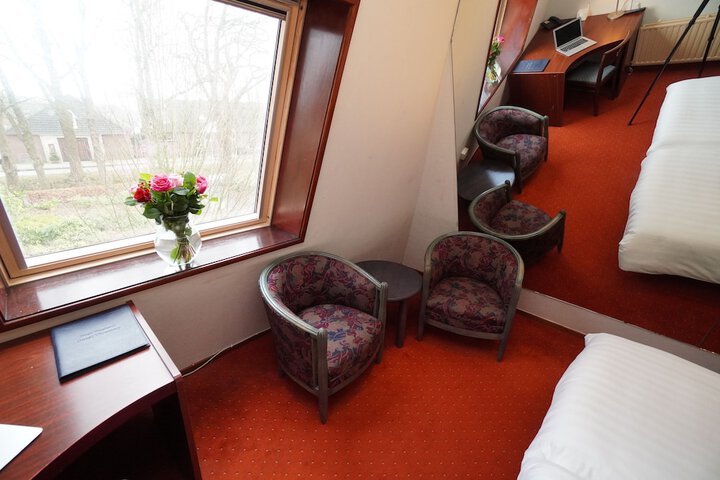 Room 13 of 65