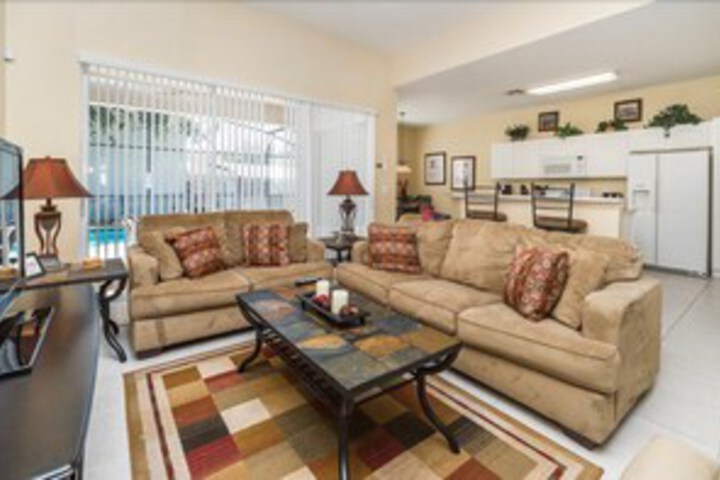 Stunning 5 Bedroom 5 Bath Pool Home in Windsor Hills Resort