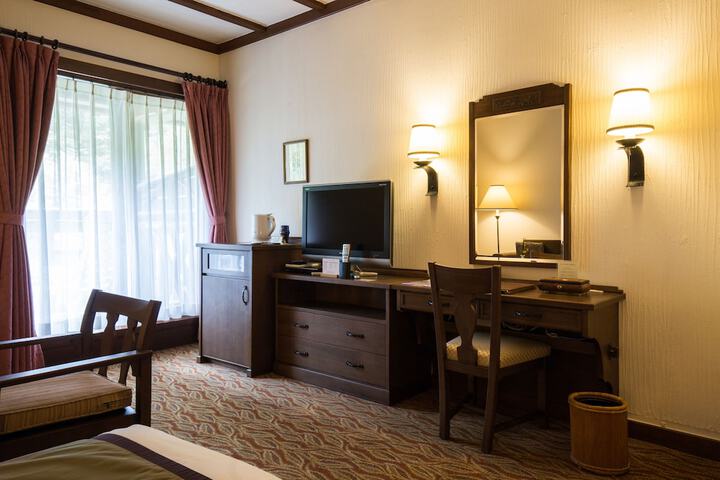 Room 25 of 73